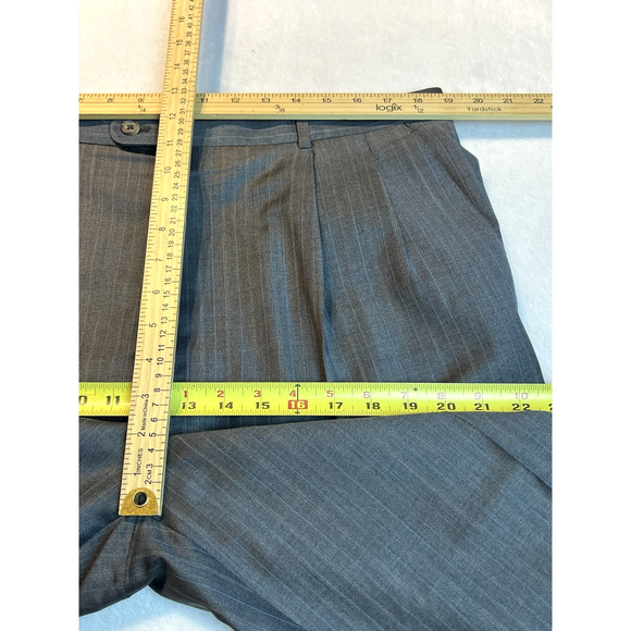 Hickey Freeman 44R 38x27 Gray with Ice Blue Multi-Stripe Quality Suit 3/2 Roll - Picture 14 of 16